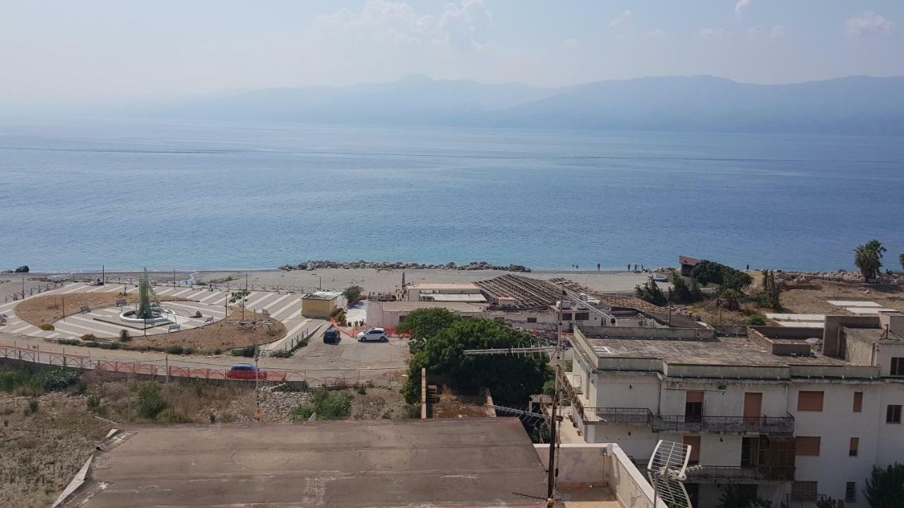 Attico Sottovento Apartment Reggio Calabria Exterior photo